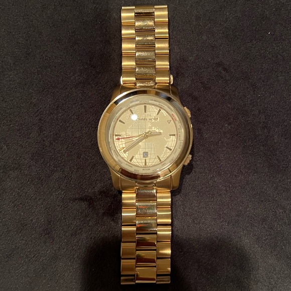 Micheal Kors Limited Edition World Map Runway Watch 43.5mm NWT - Picture 5 of 7